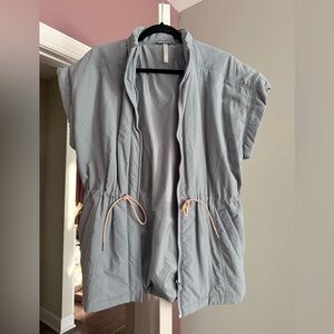Fabletics Light Gray Short-Sleeve Utility Jacket with Drawcord